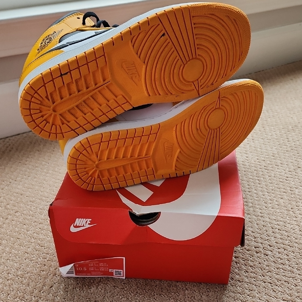 Nike Air Jordan Retro Yellow and Black High-Top Sneakers - Picture 5 of 6
